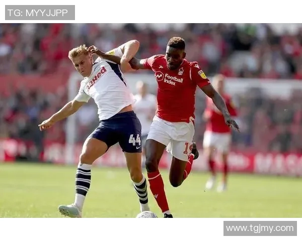 斯托克城主场迎战诺丁汉全力争胜展现球队实力与斗志 斯托克城主场迎战诺丁汉全力争胜展现球队实力与斗志