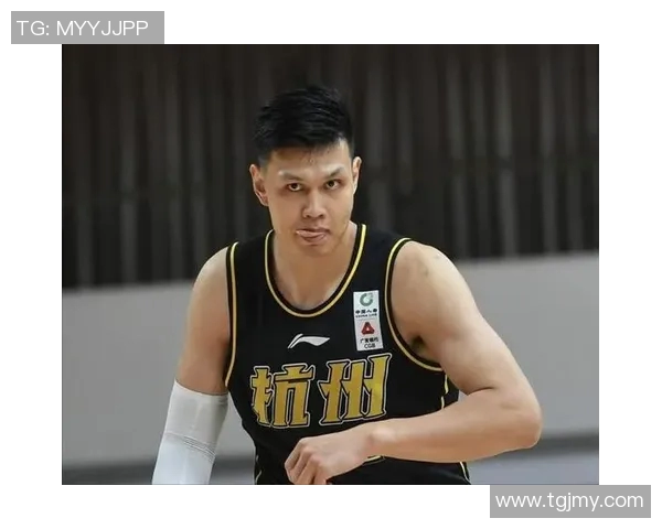 许钟豪的成长之路:从青涩少年到职场精英的蜕变历程 许钟豪的成长之路:从青涩少年到职场精英的蜕变历程