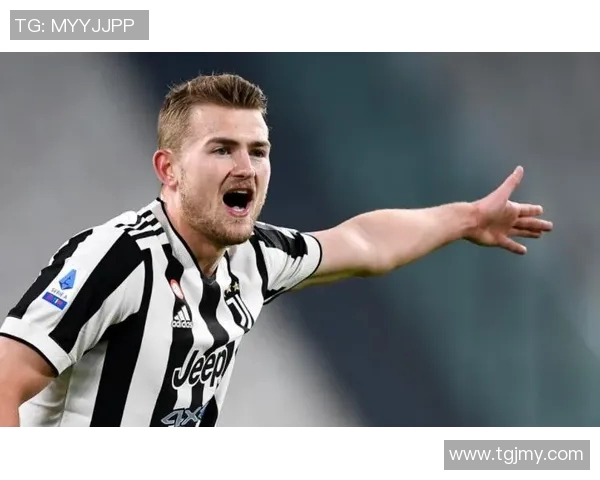 哈维西蒙斯的崛起之路：从青训新星到足球场上的闪耀明星