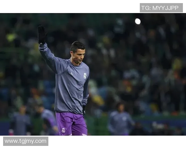 格里马尔多的传奇之路：从青涩少年到足球巨星的成长历程