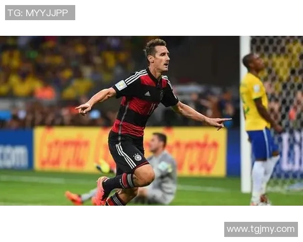 火箭队与猛龙队激战正酣NBA直播精彩瞬间回顾与分析